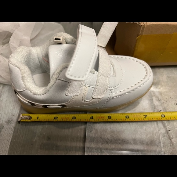 New kids light up shoes size 6 - Picture 5 of 9